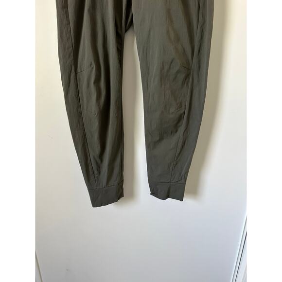 Athleta Trekkie North Jogger in Olive Green size 6 - Picture 9 of 10